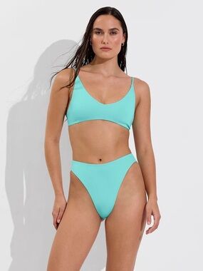 Left on Friday Sunday Top Drift Aqua Small